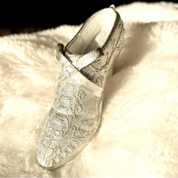 VICTORIAN Style Silver Tone Shoe Ornaments Set of 6 - Picture 3 of 16